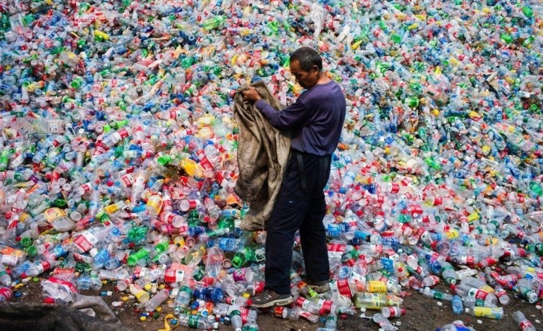 Хятад улс гадаадаас хог хаягдал хүлээж авахаа зогсоосон нь дэлхий нийтийн асуудал болж байна