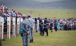 Үндэсний их баяр наадмын өдрүүдэд ХСИС-ийн Цагдаагийн сургуулийн 300 гаруй сонсогч, хүч нэмэгдүүлэн эргүүл, хамгаалалтын үүрэг гүйцэтгэжээ.